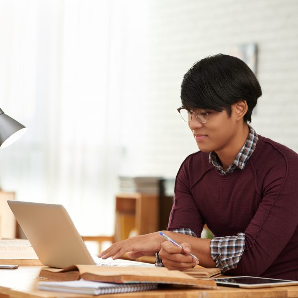 بهترین روش ها برای یادگیری زبان در منزل