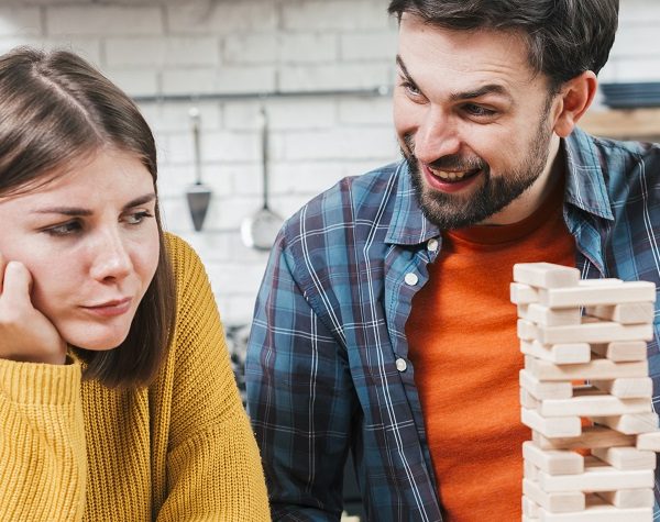 IELTS Cue Card شماره 24 توصیف زمانیه که کسی حوصله یتان را سر برد. این کیوکارت همراه با نمونه جواب، کلمات کلیدی و معنی آنها برای شما آماده شده است.