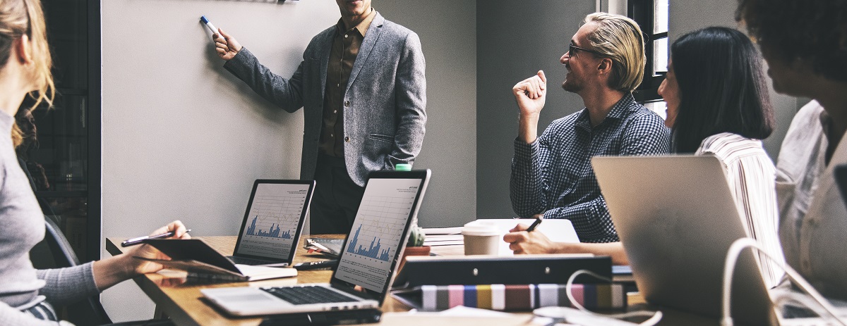 IELTS Cue Card شماره 18 : توصیف یک کسب‌و‌کار کوچک موفق