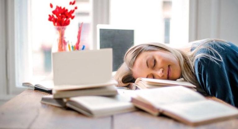 یادگیری زبان انگلیسی در خواب